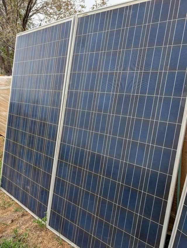 ReneSola 300W Polycrystalline — Used Commercial 2